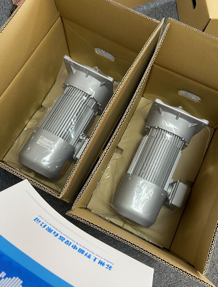 日本三菱立式減速機型號：GM-SPFB-0.75KW-1/1...